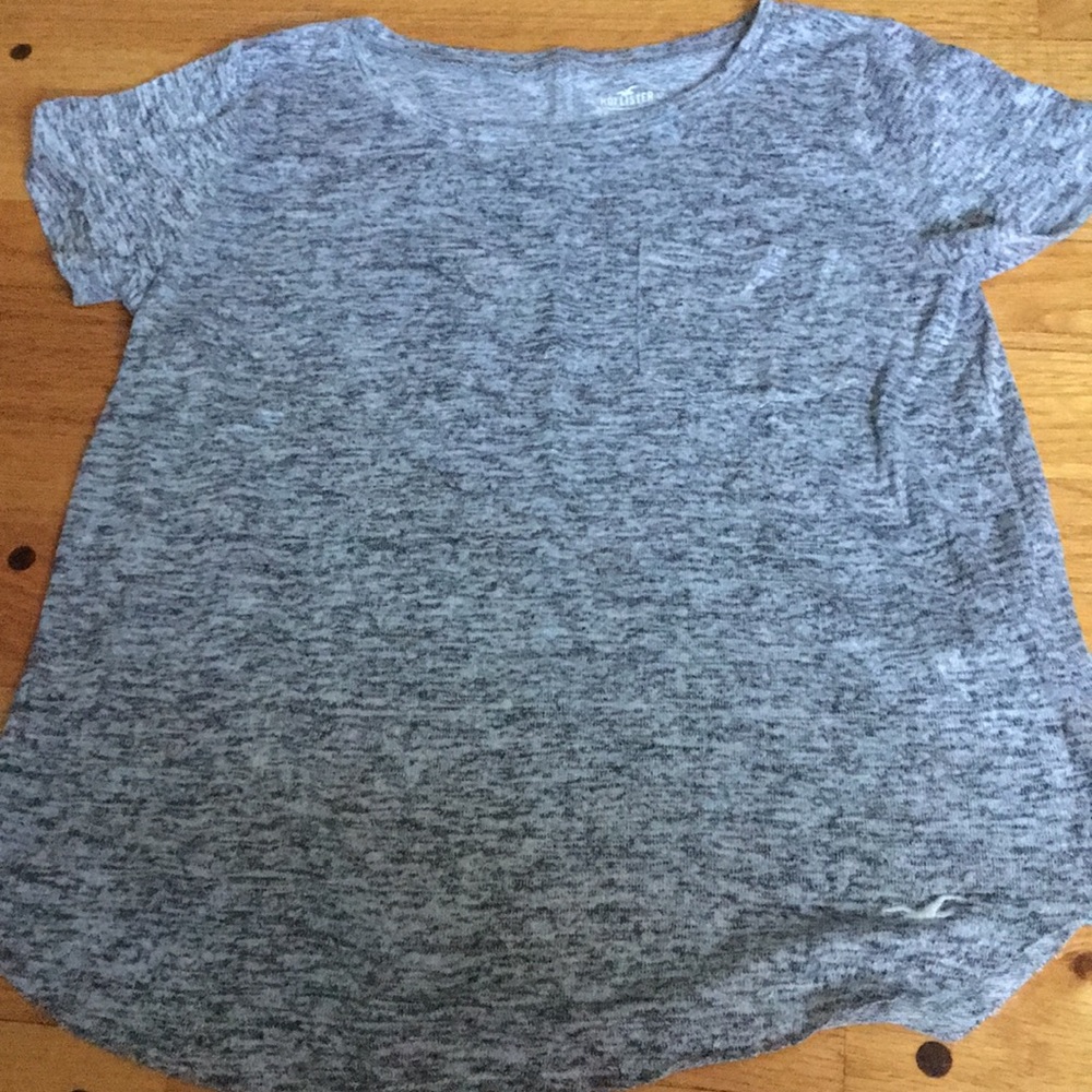 Hollister t shirt